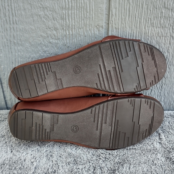BareTraps Brown and Tan Flats - Picture 6 of 12